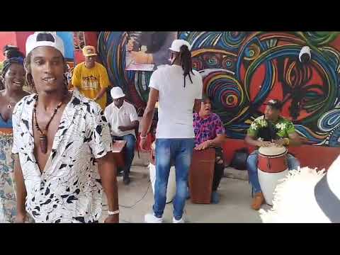Cultural dancers & drummers at Havana festival