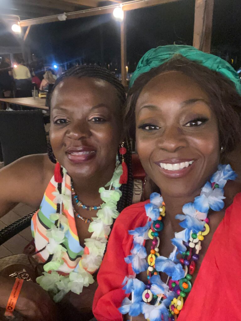 Jackie & Sharon pose at Havana night