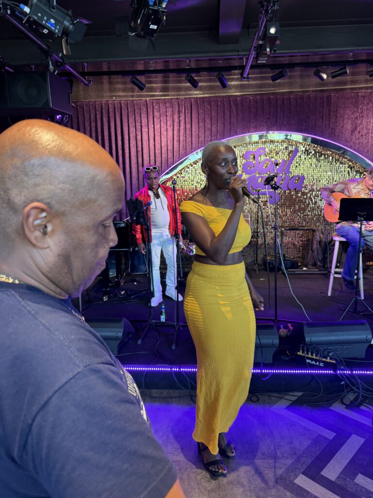 Nana close and personal, Errol getting ready to strike!