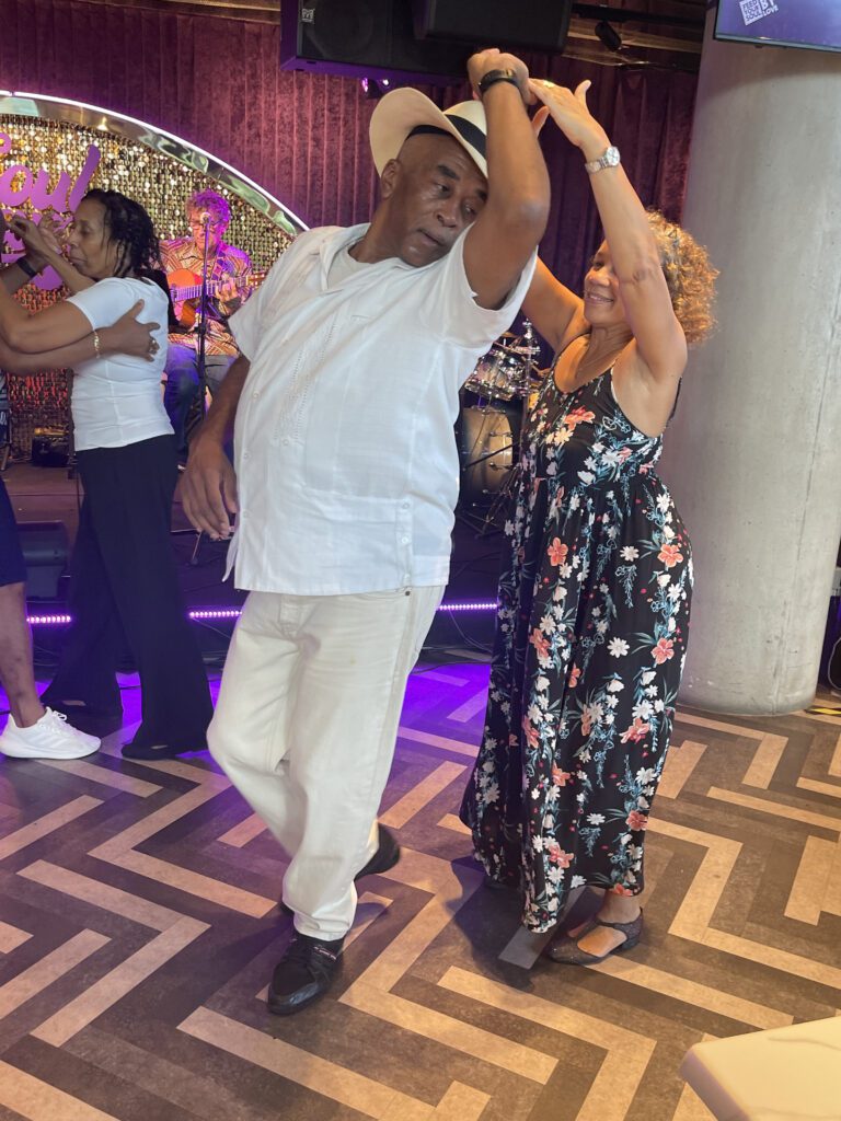 Jenni & Roy dancing