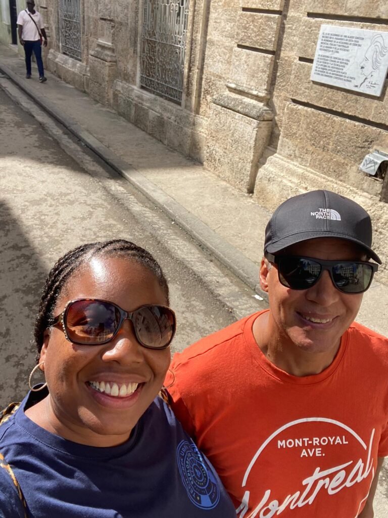 Aisha & Alan pose on the streets of Havana