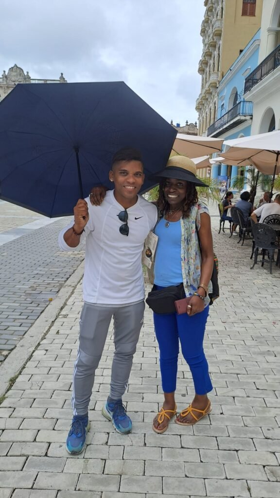 Carol posed for picture in Havana