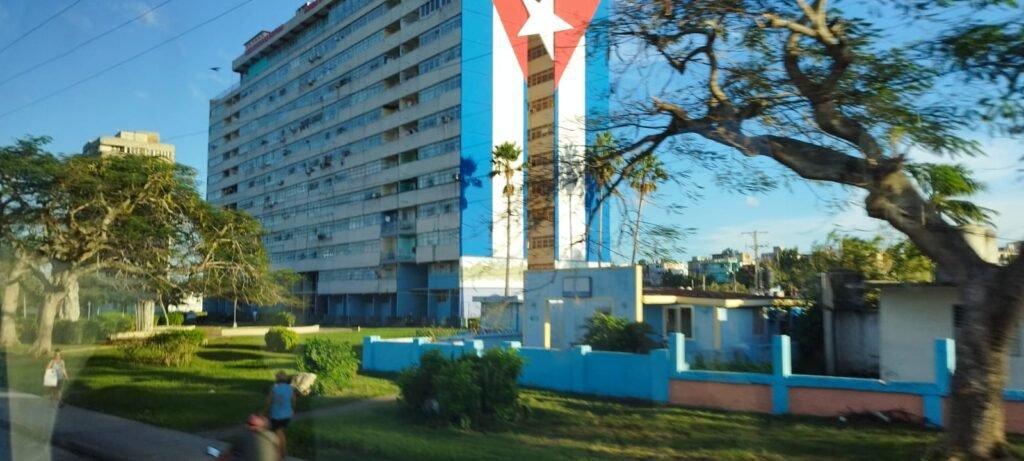 Havana Building 06