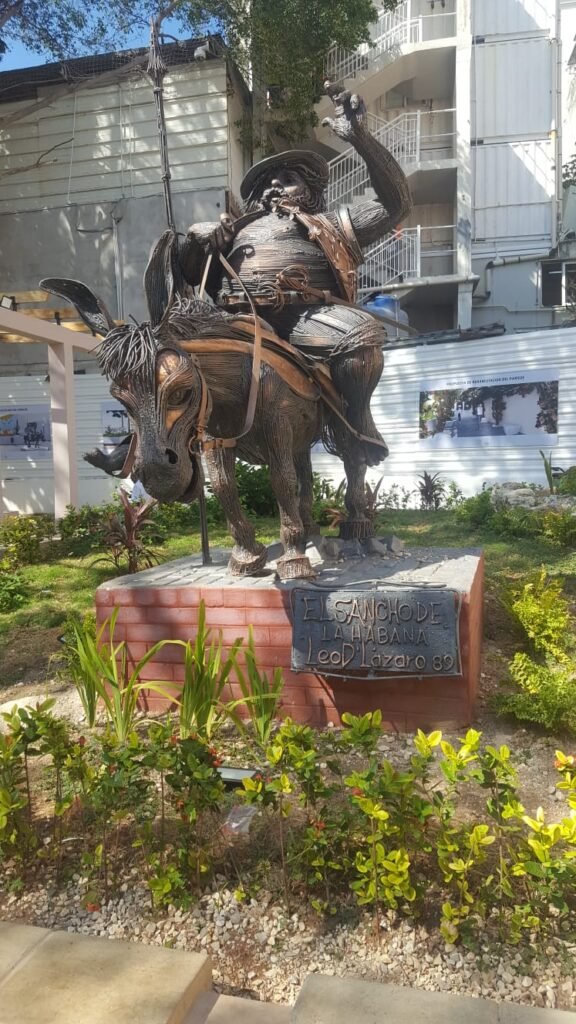 Statue in Havana