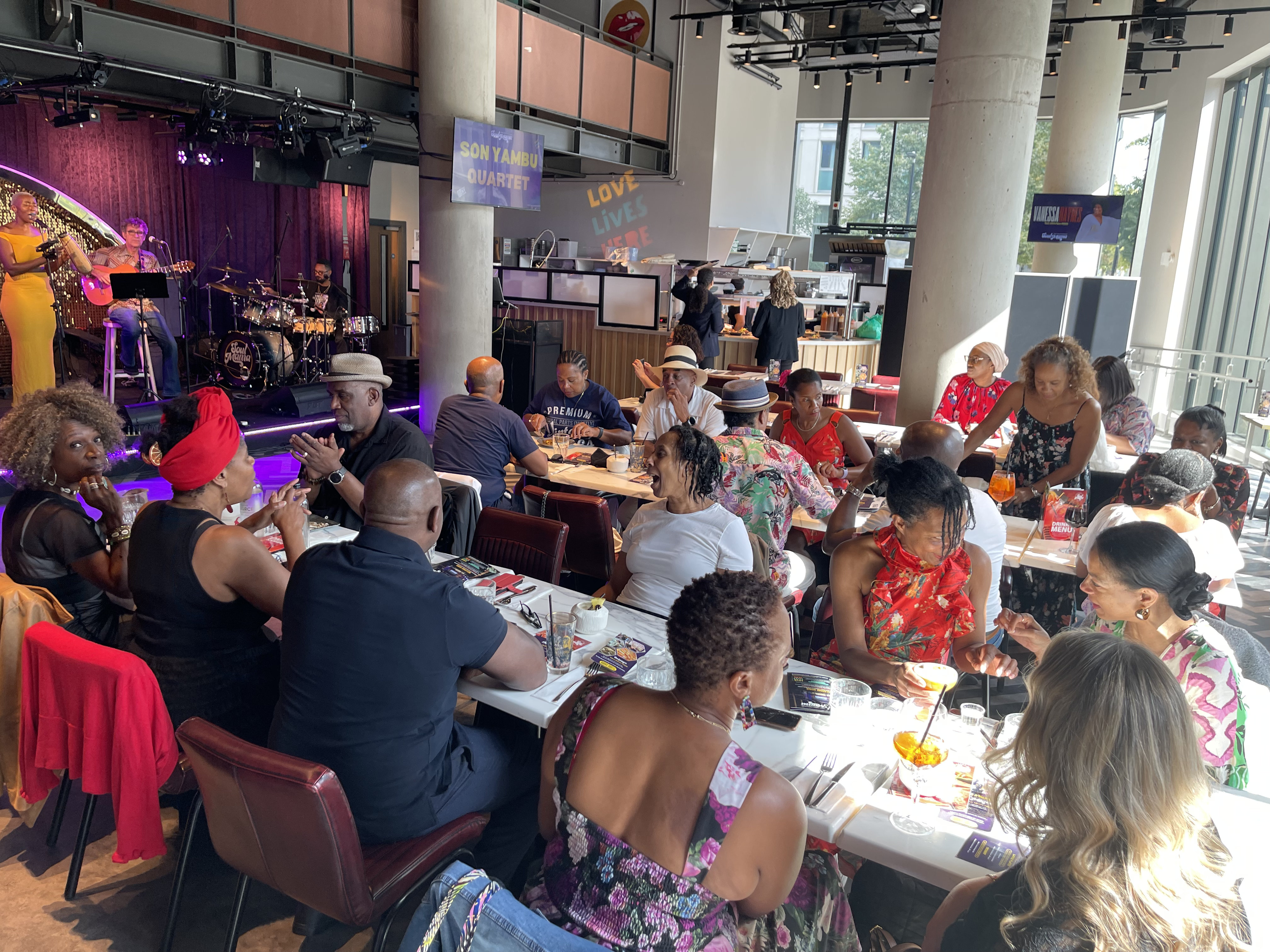 Travellers at HABANA Brunch